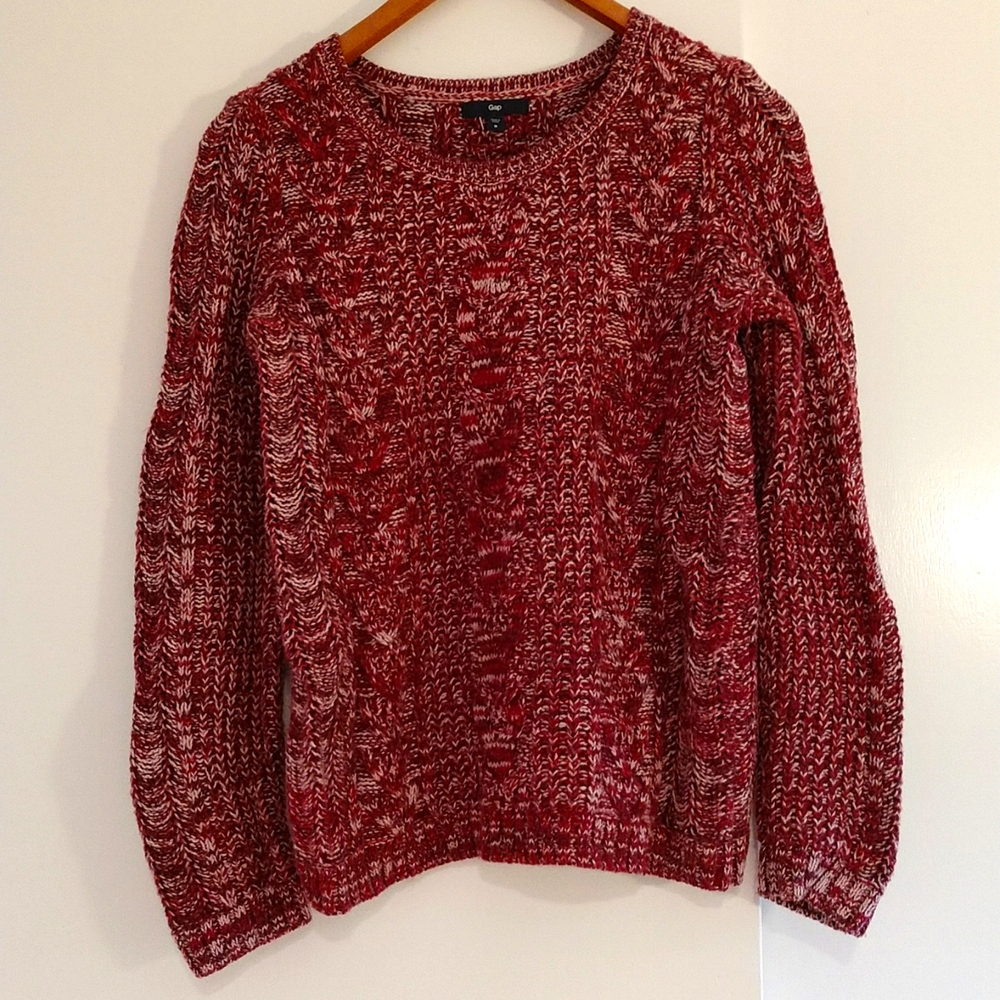 GAP Women's Cable Knit Sweater. Like new. Size Medium.